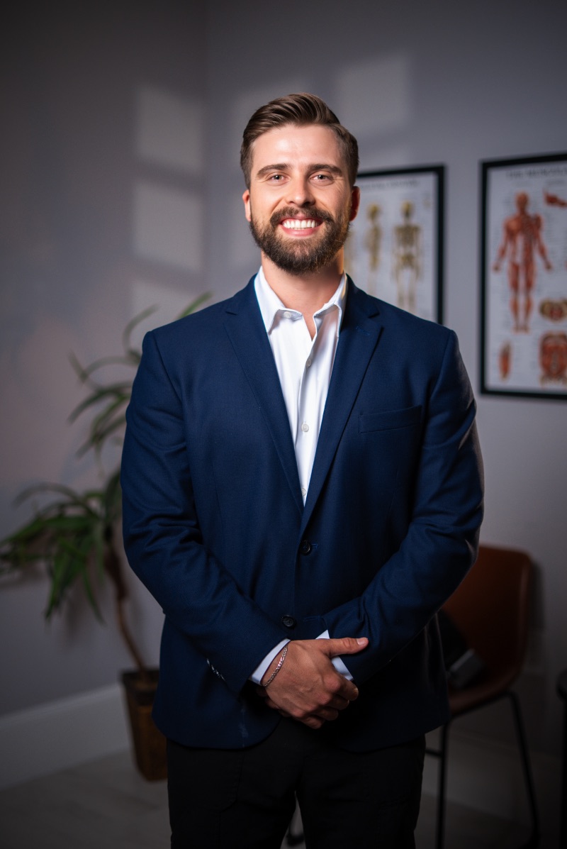 Dr. Carter Gwynne